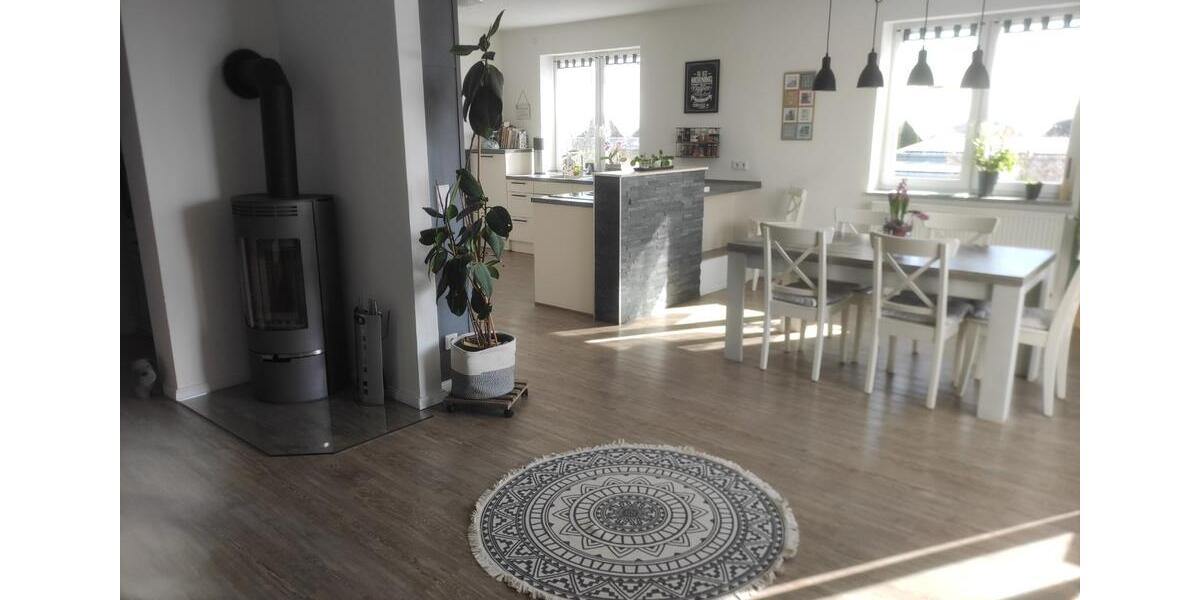 Gewerbeimmobilie mit Wohneinheit, großer Garten zimmer