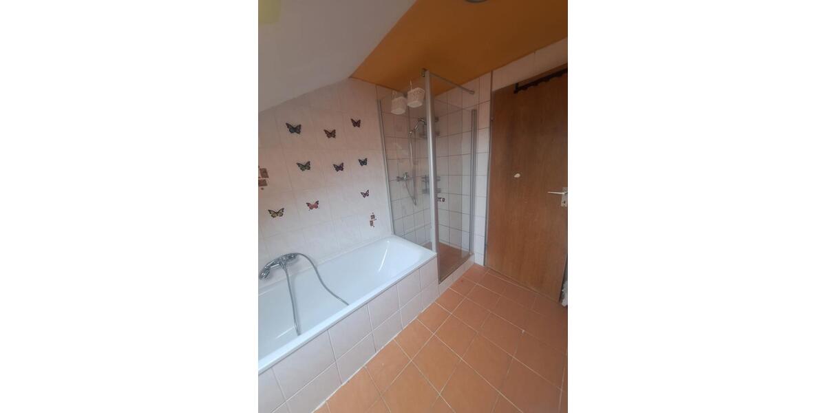 Etagenwohnung Wenzenbach - 4 Zimmer, 125 m&sup2;, 1.300&euro; | Angebot:25944313