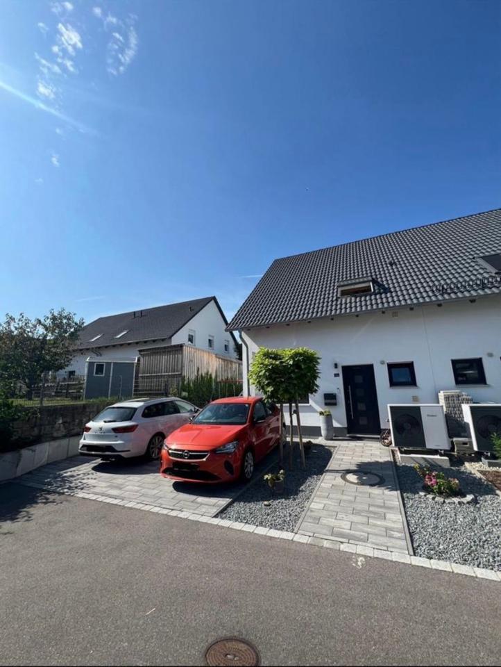 Vollmöbliertes DHH in Burglengenfeld