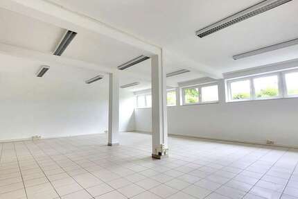 Büro in Regensburg 757,50 € 101 m² zimmer