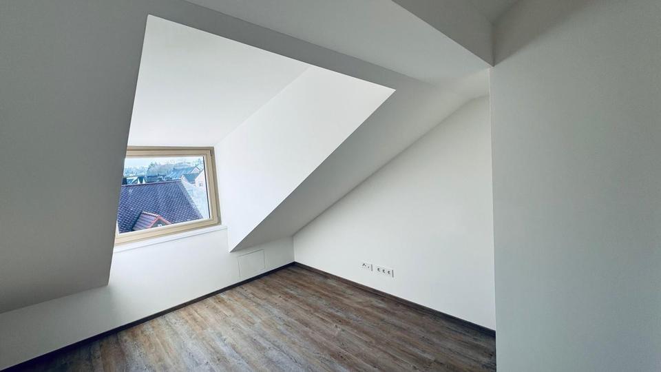 Dachgeschoßwohnung Beratzhausen - 3 Zimmer, 84 m&sup2;, 1.029&euro; | Angebot:24854465