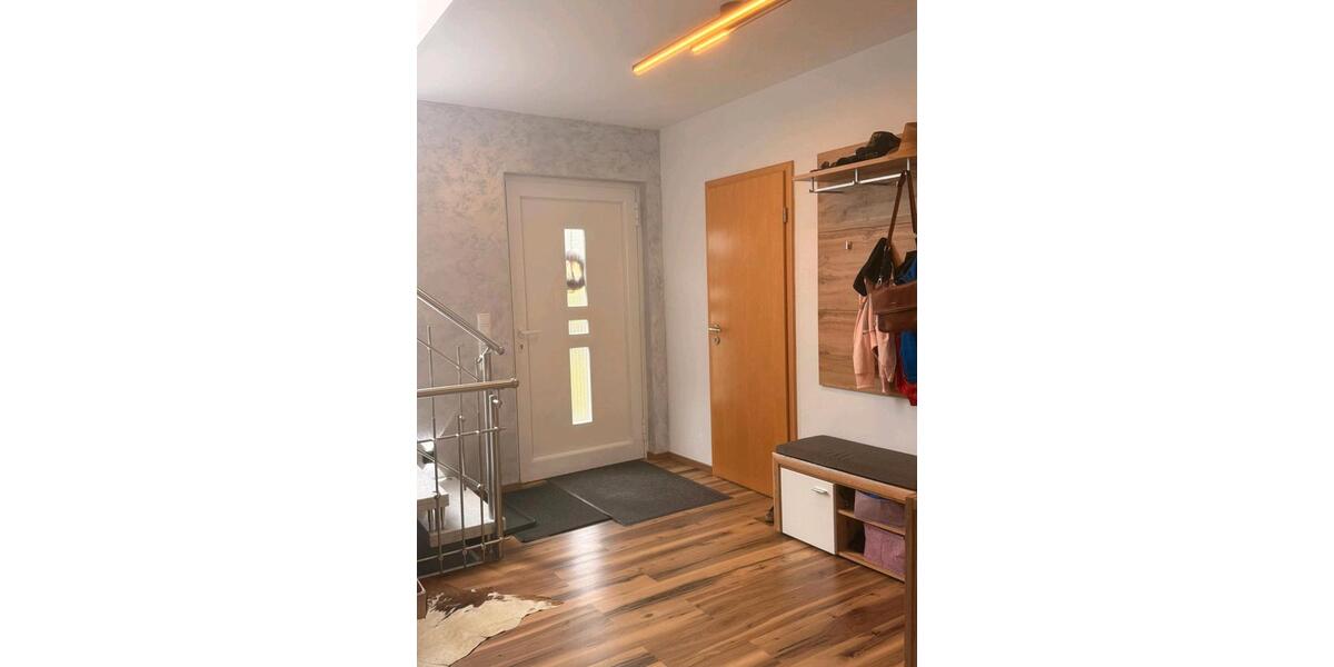 Reihenhaus Obertraubling - 7 Zimmer, 225 m&sup2;, 780.000&euro; | Angebot:27115188