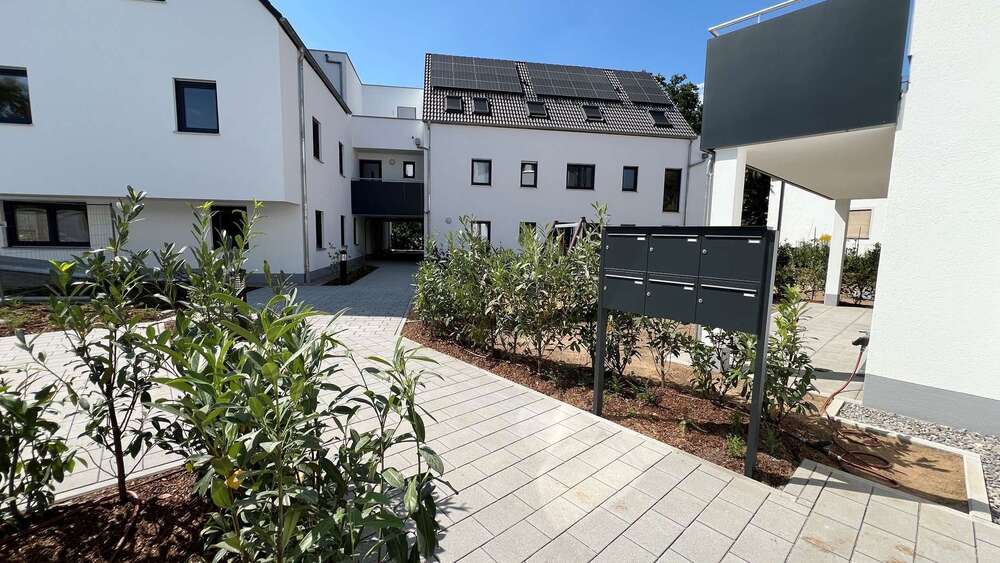 Etagenwohnung Regenstauf - 3 Zimmer, 97 m&sup2;, 1.460&euro; | Angebot:27348922