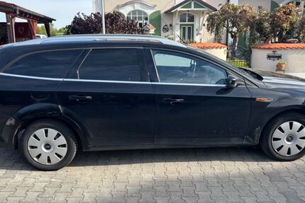 Ford Mondeo 298.700 km 1.300 &euro; Langquaid OT Niederleierndorf 84085