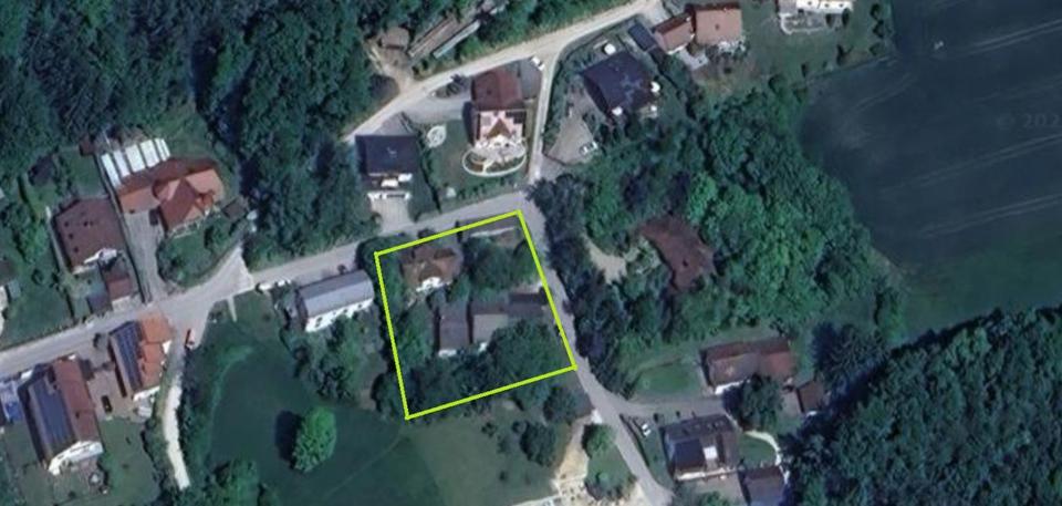 Großes, grünes Grundstück mit Altbau (Wohnhaus und Nebengebäude) 6 zimmer