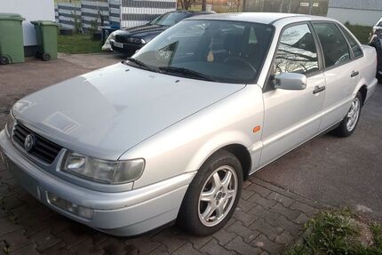VW Passat 98.000 km 2.700 &euro; Regensburg 93057