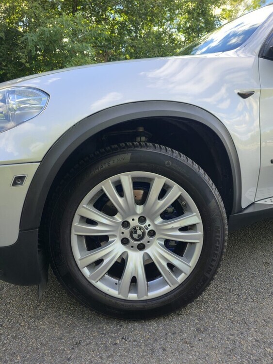 BMW X5 249.999 km 17.400 € Regensburg 93019