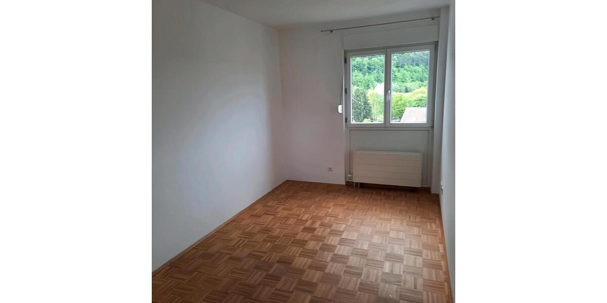 Etagenwohnung Burglengenfeld - 3 Zimmer, 86 m&sup2;, 720&euro; | Angebot:26644966