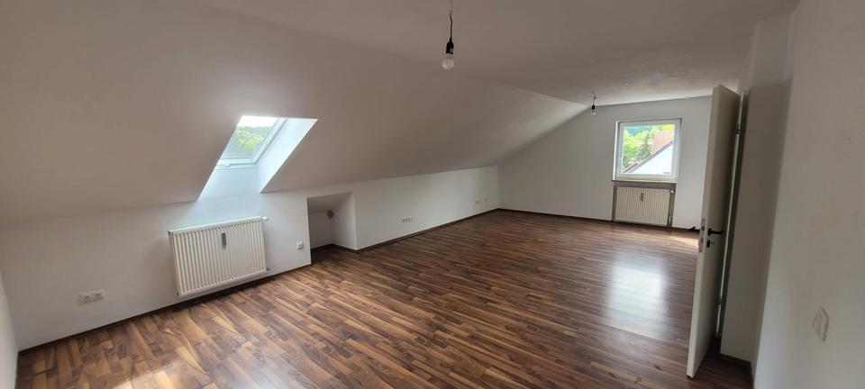 Dachgeschoßwohnung Regensburg Galgenberg - 2 Zimmer, 75 m&sup2;, 1.180&euro; | Angebot:26592598