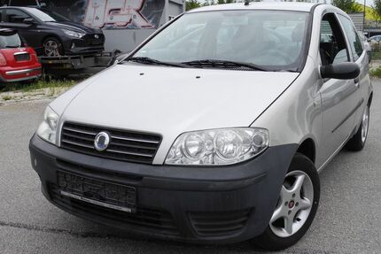 Fiat Punto 104.000 km 1.899 &euro; Barbing 93092