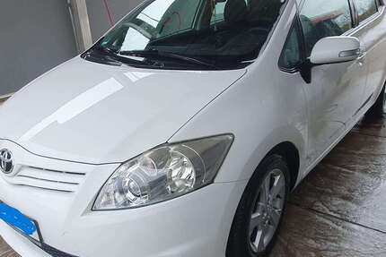 Toyota Auris 117.500 km 5.200 &euro; Hagelstadt 93095