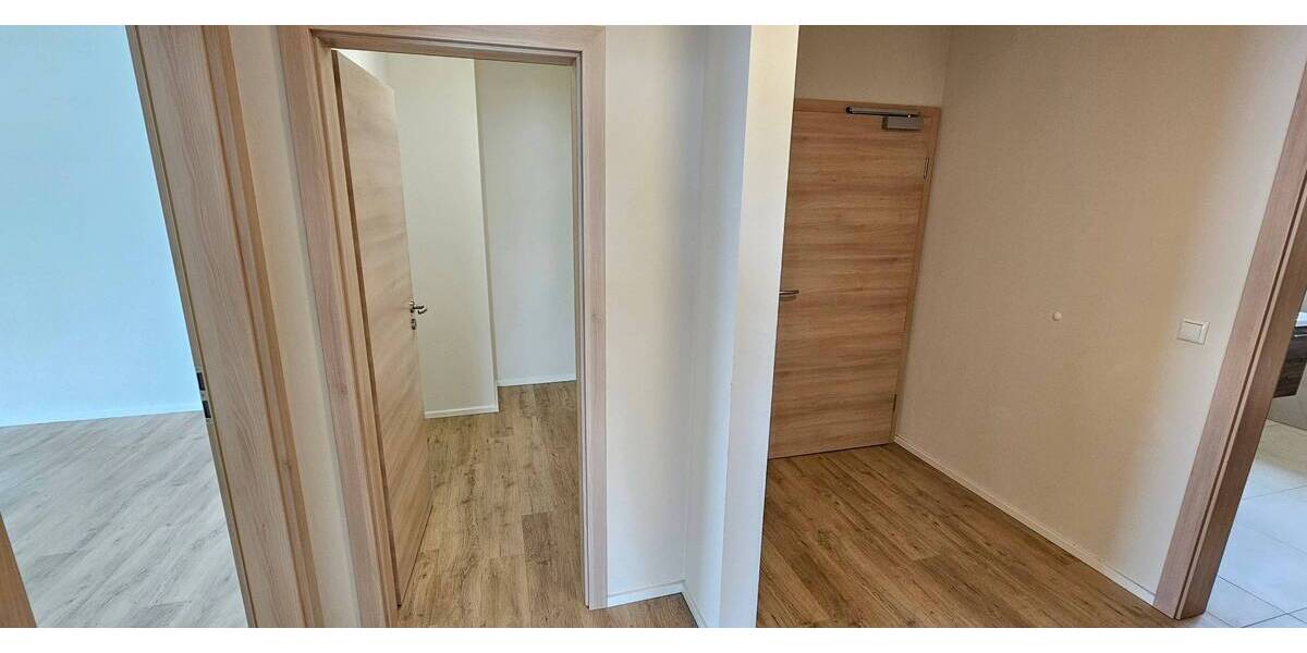 Etagenwohnung Bernhardswald Pettenreuth - 3 Zimmer, 78 m&sup2;, 880&euro; | Angebot:24905505