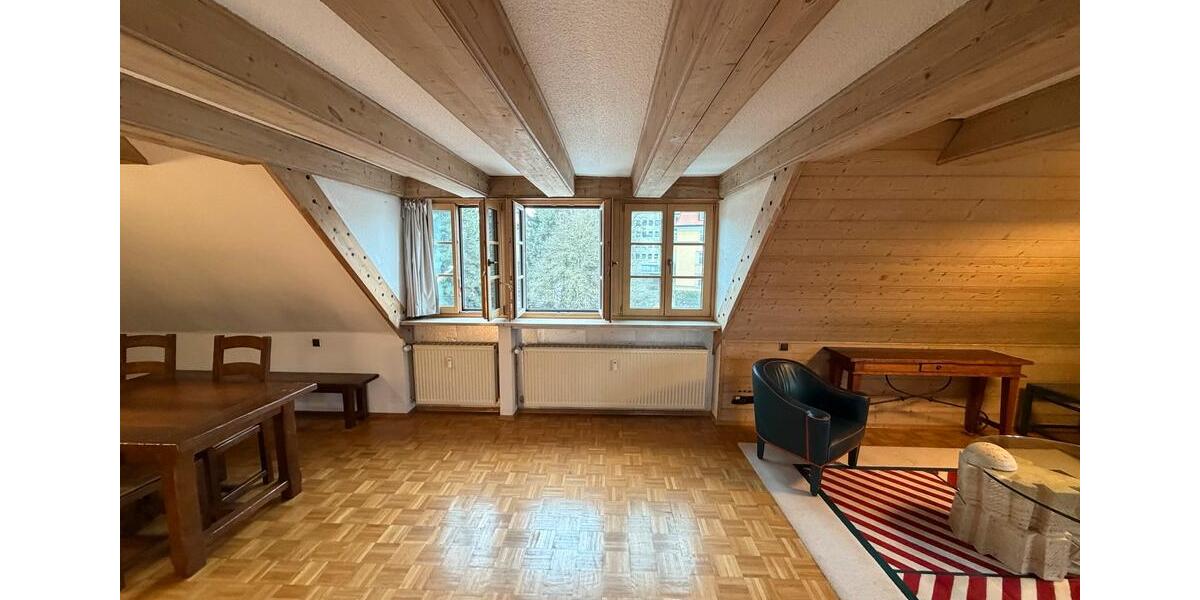 Möblierte 2-Zimmer-Galeriewohnung im Dachgeschoss in Regensburg 2 zimmer