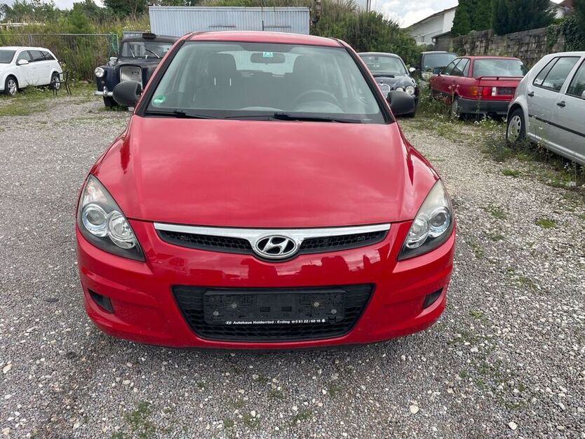i30