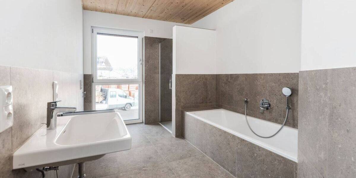 Etagenwohnung Pentling Großberg - 3 Zimmer, 85 m&sup2;, 1.275&euro; | Angebot:26358713