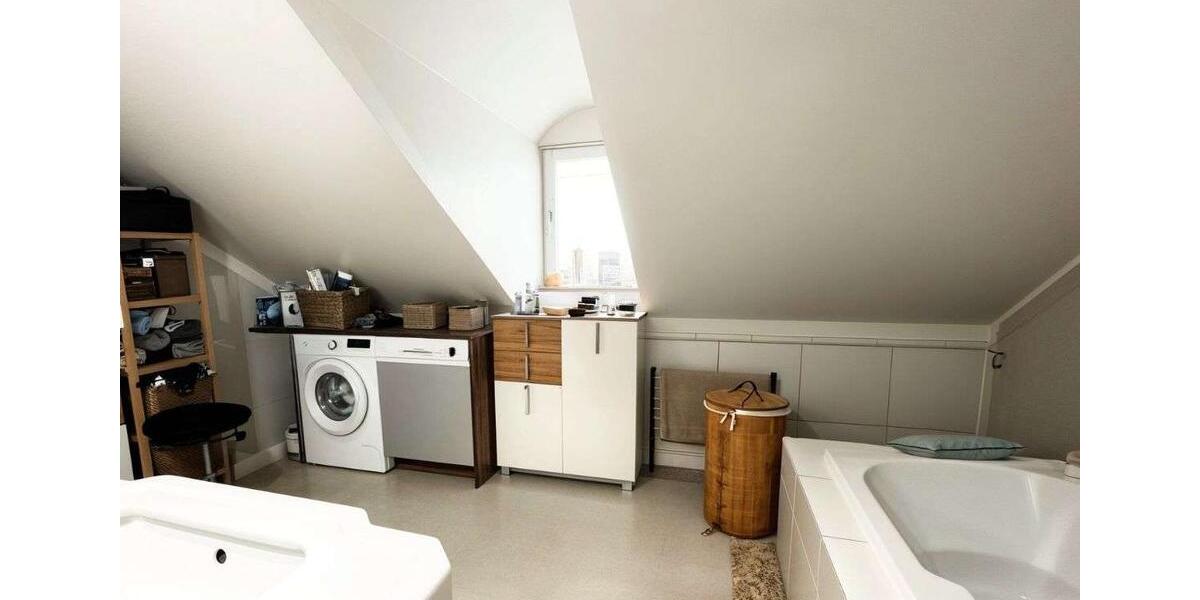 Dachgeschoßwohnung Regensburg Das Dörnberg - 2 Zimmer, 122 m&sup2;, 1.600&euro; | Angebot:24662010