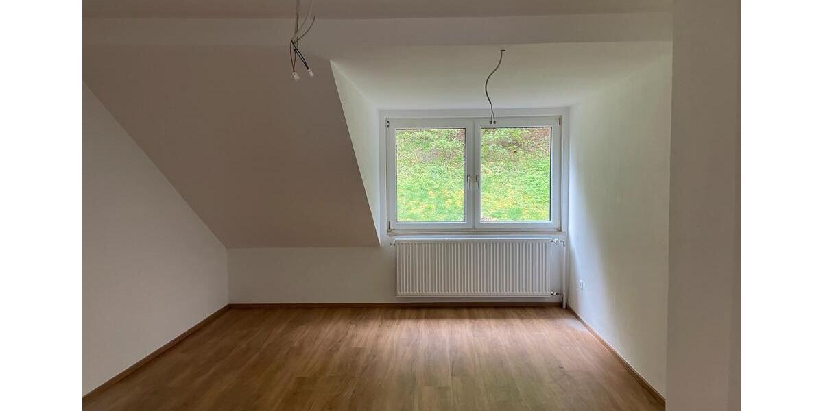 Dachgeschoßwohnung Hemau - 4 Zimmer, 75 m&sup2;, 850&euro; | Angebot:24803916
