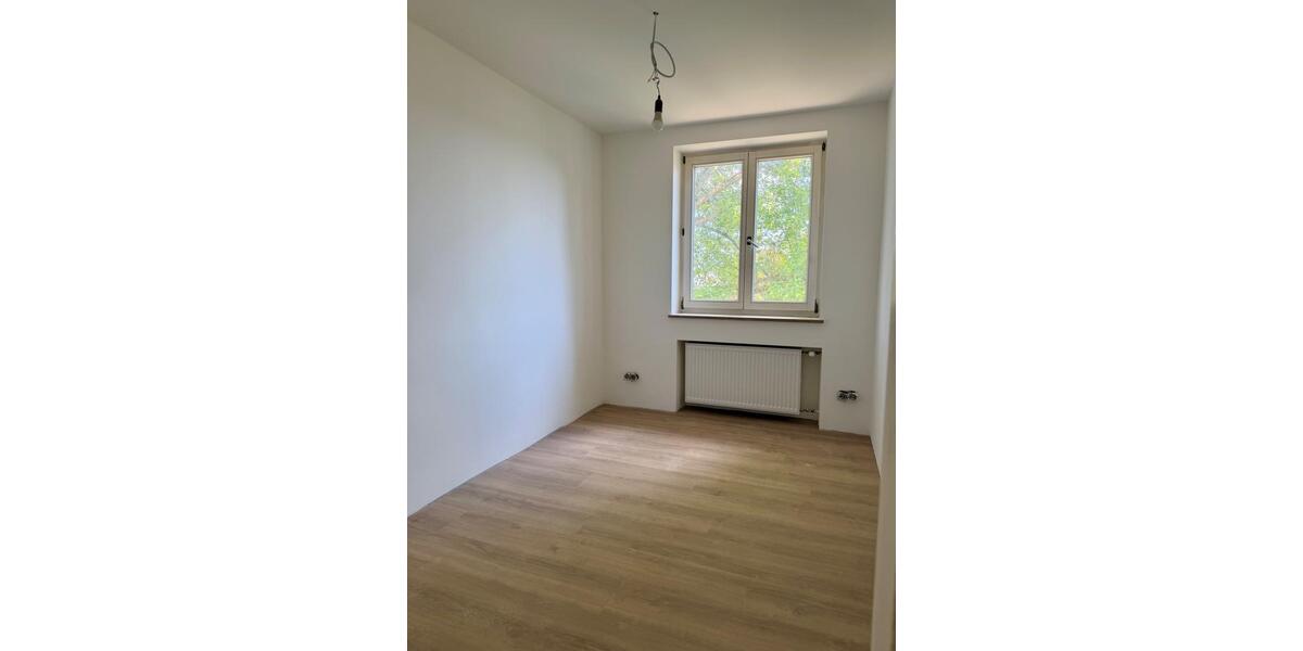 Etagenwohnung Abensberg - 5 Zimmer, 175 m&sup2;, 1.200&euro; | Angebot:26522843
