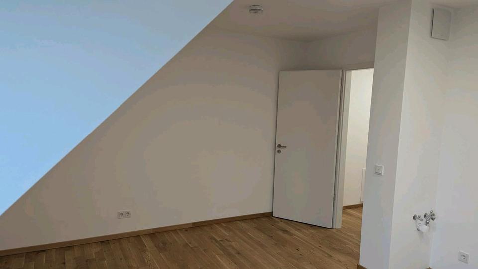 Dachgeschoßwohnung Regensburg Kumpfmühl - 1 Zimmer, 40 m&sup2;, 800&euro; | Angebot:24842144