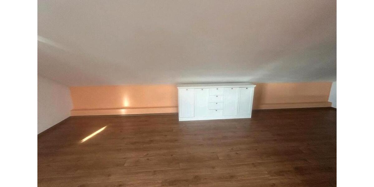 Dachgeschoßwohnung Teublitz - 3 Zimmer, 95 m&sup2;, 750&euro; | Angebot:26614943