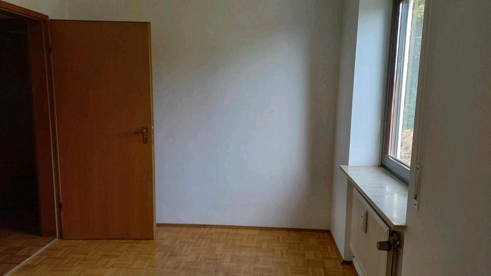 Etagenwohnung Regensburg Gallingkofen - 4 Zimmer, 10 m&sup2;, 348&euro; | Angebot:26535728