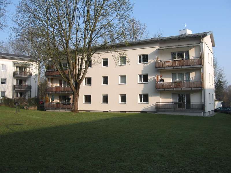 Wohnung zum Mieten in Regensburg 1.159,25 € 119.51 m² 5 zimmer