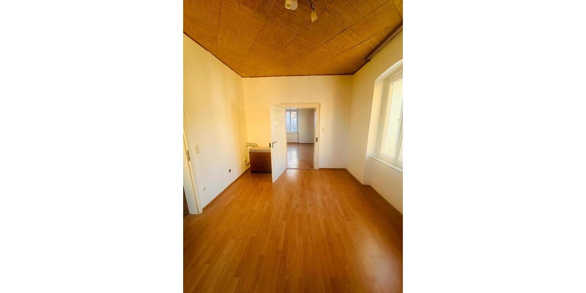 Schöne Altbauwohnung zwischen Bahnhof und Uni in Regensburg 2 zimmer