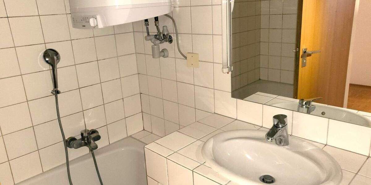 Preishammer! Schicke 2-Zimmer-Wohnung mit Loggia in der historischen Altstadt von Regensburg 2 zimmer