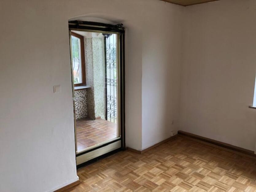 3 Zimmer + Kü + Bad incl. EBK und Gartenbenutzung 2erWG geeignet