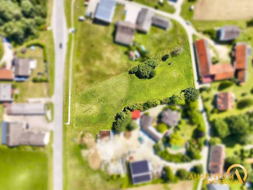 Großzügiges Baugrundstück mit Vorbescheid - Wohn- und Gewerbefläche nahe Rohr in Niederbayern