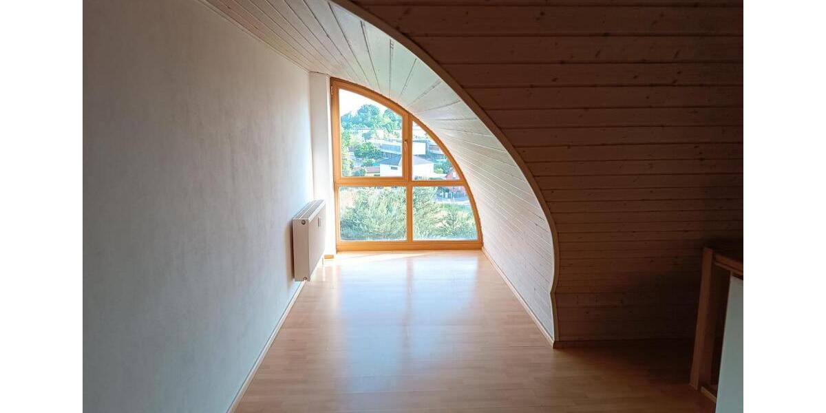 Dachgeschoßwohnung Burglengenfeld - 3 Zimmer, 100 m&sup2;, 899&euro; | Angebot:26420340