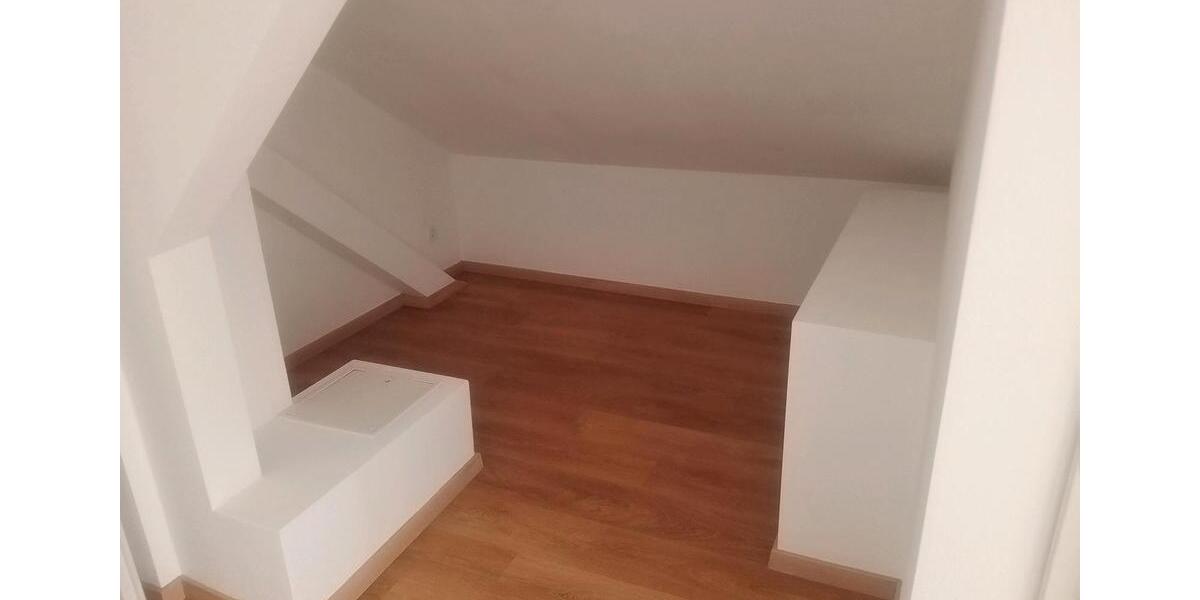 Dachgeschoßwohnung Saal an der Donau - 2 Zimmer, 65 m&sup2;, 850&euro; | Angebot:27569696