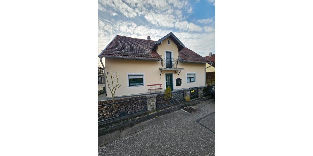 Gepflegtes Einfamilienhaus im Grünen mit großem Grundstück 6 zimmer