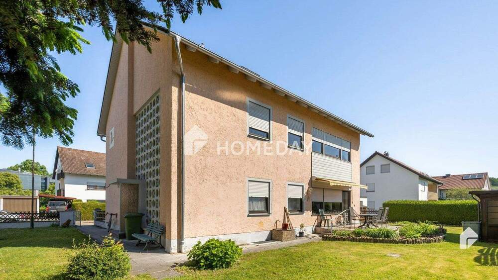 Schöne 2-Zimmer-DG-Wohnung mit Balkon und Stellplatz in sehr guter Lage 2 zimmer