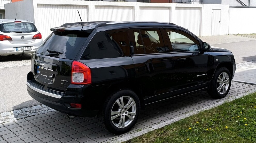 Jeep Compass 122.000 km 8.390 € Regensburg 93019