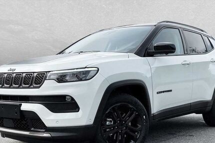 Jeep Compass 6.000 km 33.590 € Regensburg 93059