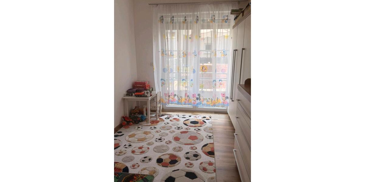 Reihenhaus Obertraubling - 7 Zimmer, 225 m&sup2;, 780.000&euro; | Angebot:27115188