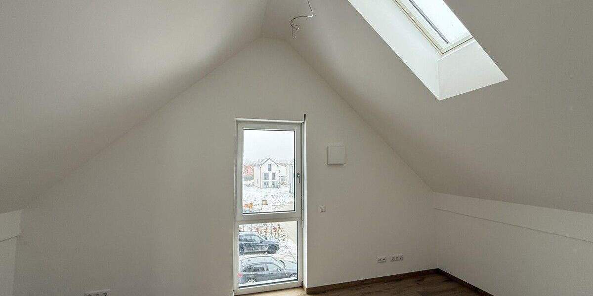 Einfamilienhaus Köfering - 4 Zimmer, 150 m&sup2;, 2.100&euro; | Angebot:25702670
