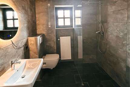 Wohnung zum Mieten in Regensburg 1.500 € 110.5 m² 5 zimmer