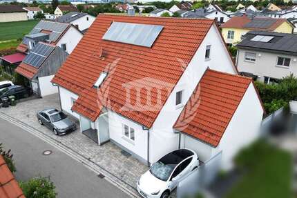 Haus zum Kaufen in Neutraubling 949.000 € 260 m² 10 zimmer