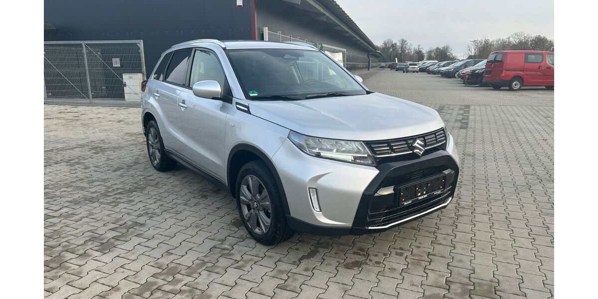 Suzuki Vitara 2.977 km 17.999 € Köfering 93096