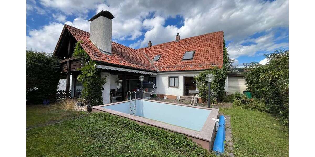 Haus zum Kaufen in Regensburg Schwabelweis 720.000 € 246 m² 8 zimmer