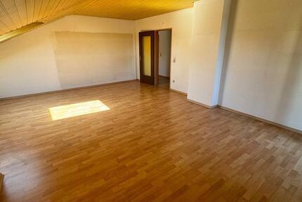 Dachgeschosswohnung in Neutraubling zimmer