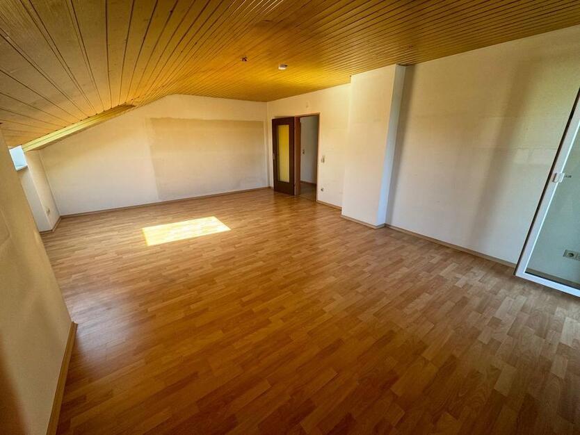 Dachgeschosswohnung in Neutraubling zimmer