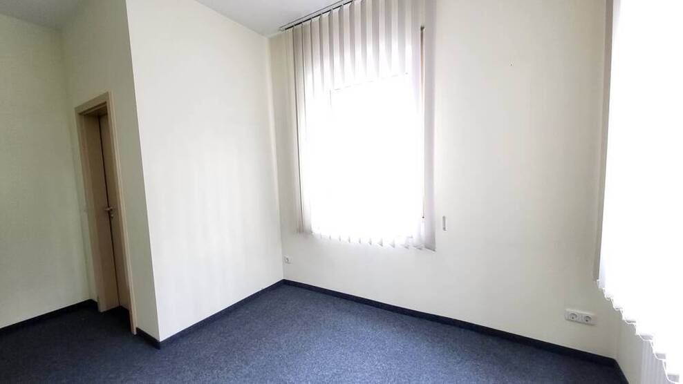 In zentraler Lage: Gepflegte Büro-Praxisfläche