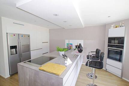 Charmantes Zweifamilienhaus mit viel Platz und Traumgarten 1 zimmer