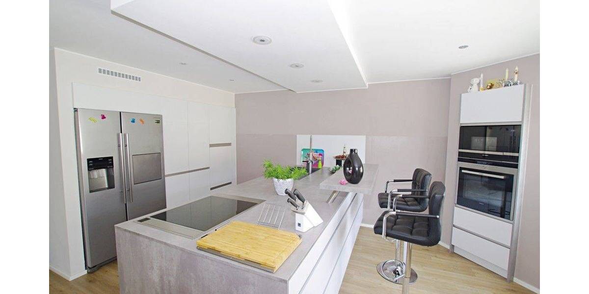 Charmantes Zweifamilienhaus mit viel Platz und Traumgarten 1 zimmer