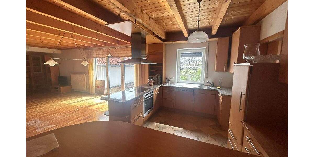 Metzgerei mit Schlachthaus, Laden und riesiger Wohnung zimmer