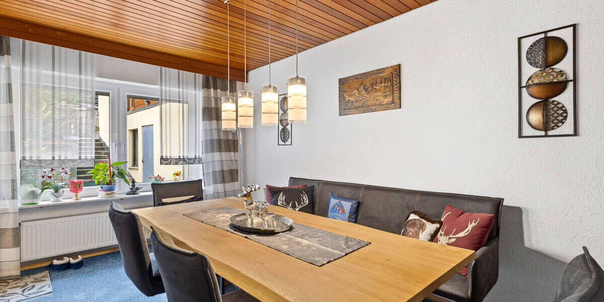 Einfamilienhaus Regenstauf - 8 Zimmer, 215 m&sup2;, 750.000&euro; | Angebot:26246318