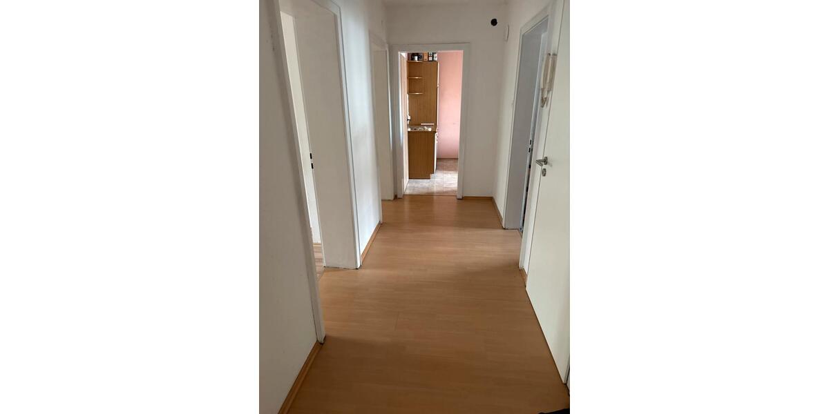 Etagenwohnung Obertraubling - 4 Zimmer, 85 m&sup2;, 1.100&euro; | Angebot:27609879